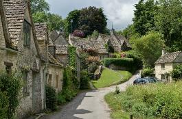 BiburyCottagesintheCotswoldsJune2007