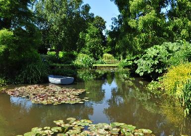 WaterGardensBootjeBethChatto